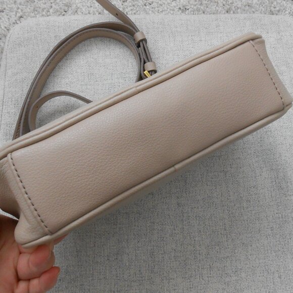 Fossil Taupe Color Neutral Leather Crossbody Bag read details. - Picture 12 of 15